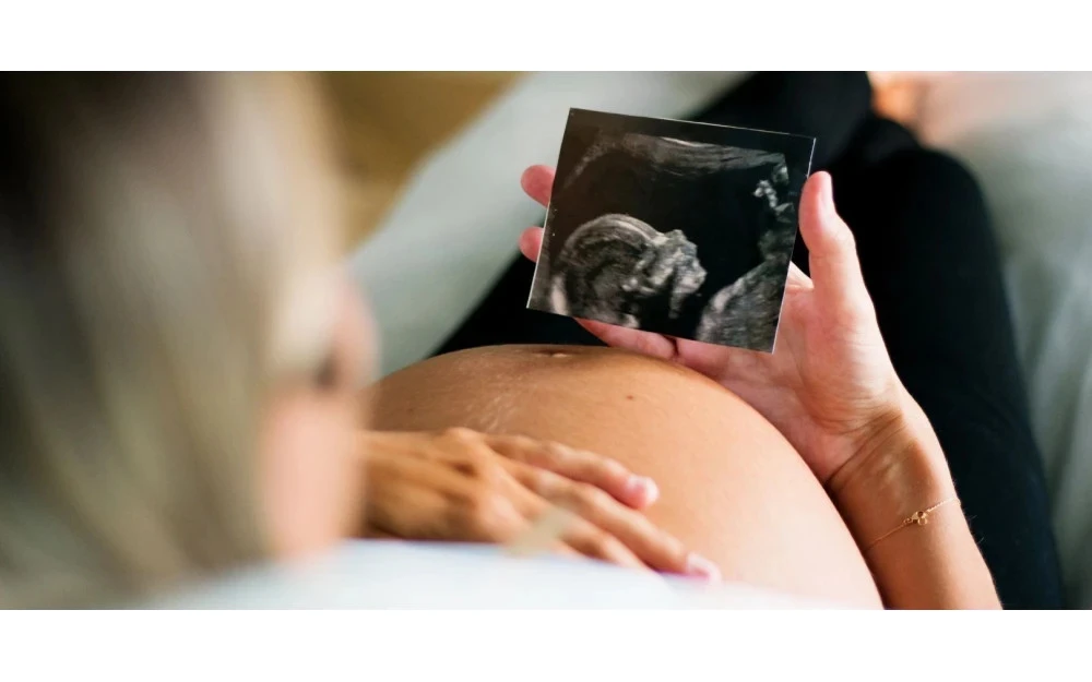 Come mettere in sicurezza il lettino del neonato per evitare che si faccia male?