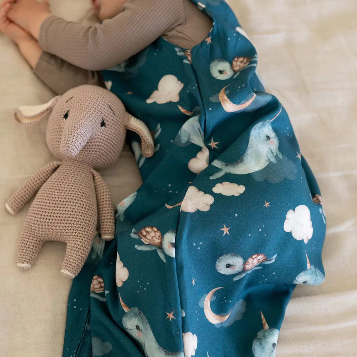 Sleepbag_whale_darkblue_sizeM